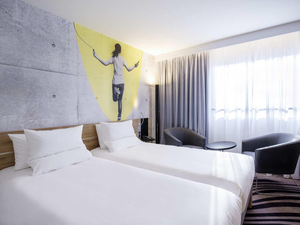 https://www.accorhotels.com/3383